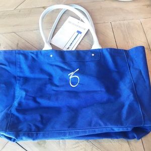 NWT Zo Skin Health Blue Tote w/ magnetic closure